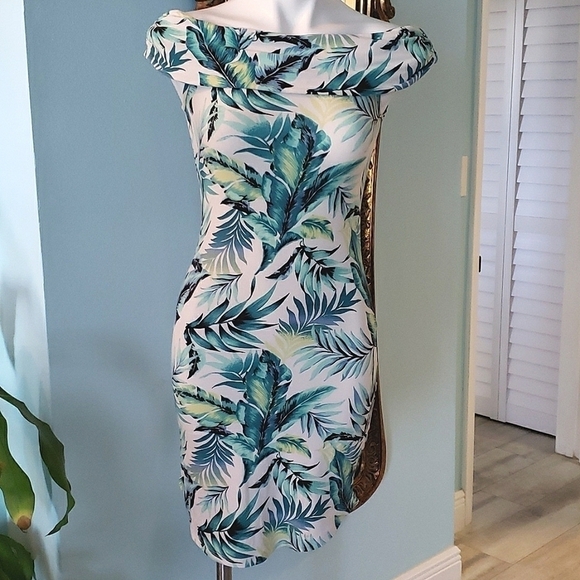 TROPICAL OFF THE SHOULDER BODYCON DRESS - Picture 1 of 2